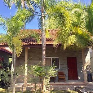 Coconut Bungalow Pensión Nai Yang Beach